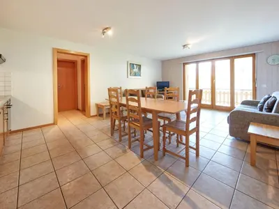 Ein Sitzbereich in der Unterkunft Apartment Sérandes-4 by Interhome