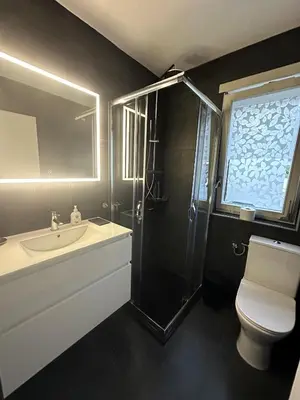 Ein Badezimmer in der Unterkunft Swiss Paradise 7 Gaste und Nadelhorn 6 Gaste, Sauna