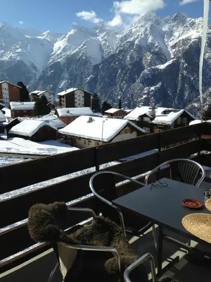 Ein allgemeiner Bergblick oder ein Berglick von der Ferienwohnung aus