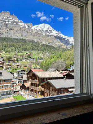 Ein allgemeiner Bergblick oder ein Berglick von der Ferienwohnung aus