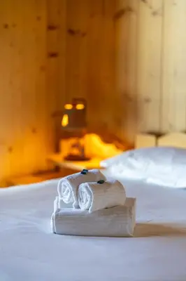 Ein Bett oder Betten in einem Zimmer der Unterkunft Chalet Vansamis, breathtakinng views & sauna