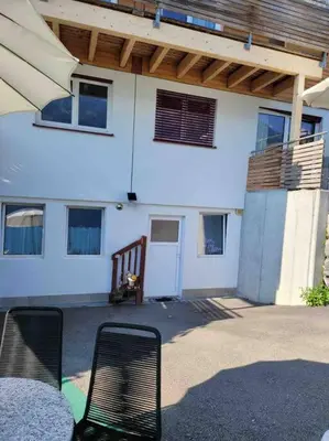 Ein Balkon oder eine Terrasse in der Unterkunft Lakeview Basement Apartment near Interlaken
