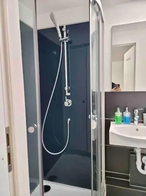 Ein Badezimmer in der Unterkunft Lakeview Basement Apartment near Interlaken