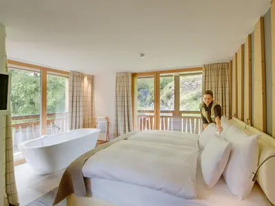 Ein Bett oder Betten in einem Zimmer der Unterkunft La Vue Luxury Living Apartments