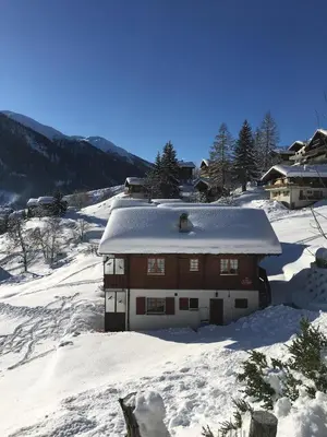 Chalet Bellwald im Winter