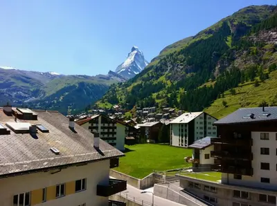 Ein allgemeiner Bergblick oder ein Berglick von der Ferienwohnung aus