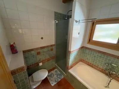 Ein Badezimmer in der Unterkunft Grand chalet au centre