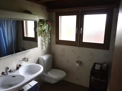 Ein Badezimmer in der Unterkunft Apartment Chalet Ilge by Interhome