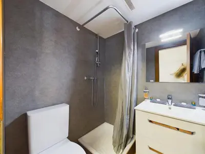 Ein Badezimmer in der Unterkunft Breathtaking View Apartment near Zermatt with Parking
