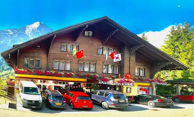 Ein allgemeiner Bergblick oder ein Berglick von des Hotels aus