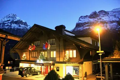 Ein allgemeiner Bergblick oder ein Berglick von des Hotels aus