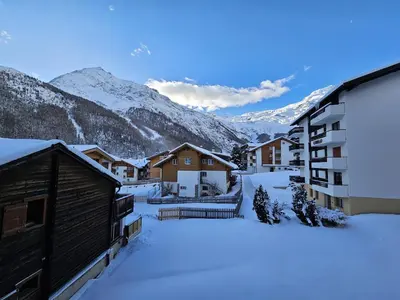 Ein allgemeiner Bergblick oder ein Berglick von der Ferienwohnung aus