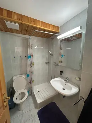 Ein Badezimmer in der Unterkunft CRETES X2 232 SUNNY apartment 6 pers