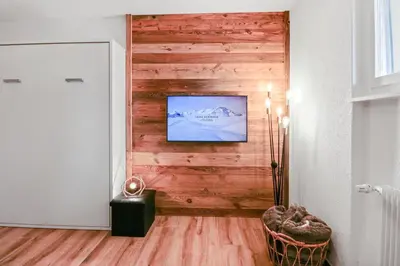 TV/Unterhaltungsangebot in der Unterkunft Studio rénové cosy et centré, Ski-In Ski-Out