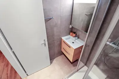Ein Badezimmer in der Unterkunft Studio rénové cosy et centré, Ski-In Ski-Out