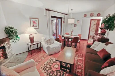 Ein Sitzbereich in der Unterkunft Charmant appartement avec vue sur les montagnes