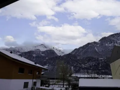 Ein allgemeiner Bergblick oder ein Berglick von der Ferienwohnung aus