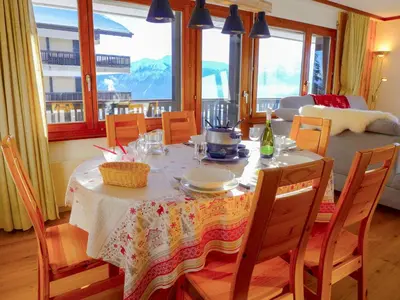 Ein Restaurant oder anderes Speiselokal in der Unterkunft Apartment Mandarin B 19 by Interhome
