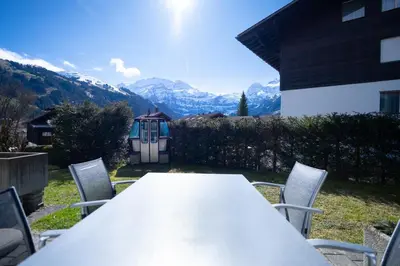 Ein allgemeiner Bergblick oder ein Berglick von der Ferienwohnung aus