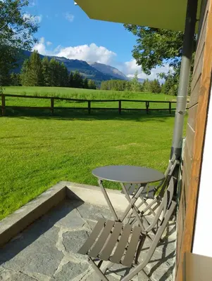 Ein allgemeiner Bergblick oder ein Berglick von der Ferienwohnung aus