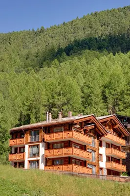 Ein allgemeiner Bergblick oder ein Berglick von der Ferienwohnung aus