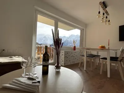 TV/Unterhaltungsangebot in der Unterkunft Sunny Alps View: Central Bliss