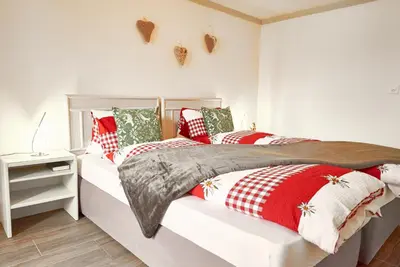 Ein Bett oder Betten in einem Zimmer der Unterkunft Double Room by Interlaken. Parking