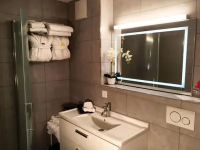 Ein Badezimmer in der Unterkunft Bodmen 3 Apartments von Privat in Zermatt