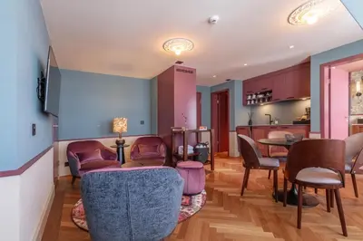 Ein Sitzbereich in der Unterkunft Hotel Mürren Palace