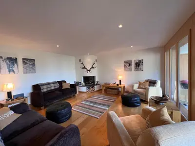 Ein Sitzbereich in der Unterkunft Chalet Aquila 5