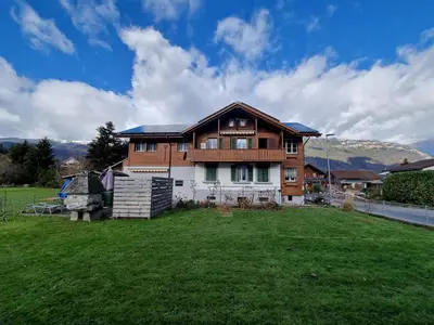 Ein allgemeiner Bergblick oder ein Berglick von der Ferienwohnung aus