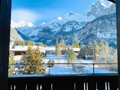 Ein allgemeiner Bergblick oder ein Berglick von der Ferienwohnung aus