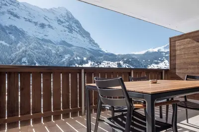 Ein allgemeiner Bergblick oder ein Berglick von der Ferienwohnung aus