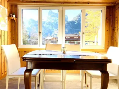 Ein allgemeiner Bergblick oder ein Berglick von der Ferienwohnung aus