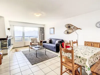 Ein Sitzbereich in der Unterkunft Apartment Merises 20 by Interhome