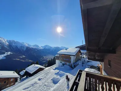 Ein allgemeiner Bergblick oder ein Berglick von der Ferienwohnung aus