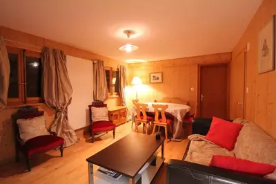 Ein Sitzbereich in der Unterkunft Chalet Privé avec vue imprenable sur les alpes