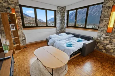 Ein allgemeiner Bergblick oder ein Berglick von der Ferienwohnung aus