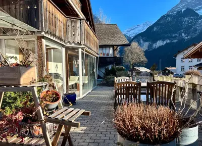 Ein allgemeiner Bergblick oder ein Berglick von der Ferienwohnung aus