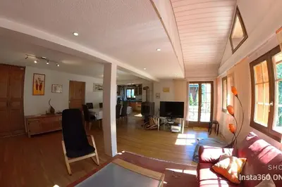 TV/Unterhaltungsangebot in der Unterkunft Stecaya Face à la piste de l'Aigle