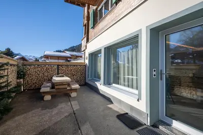 Ein Balkon oder eine Terrasse in der Unterkunft Bijou Lohnerblick - sonnig mit Terrasse&Bergsicht