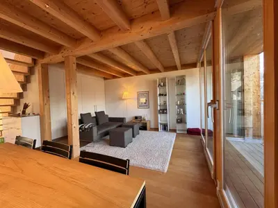 Ein Sitzbereich in der Unterkunft Chalet Roossi 4