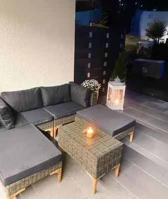 Ein Sitzbereich in der Unterkunft Studio magnifique avec terrasse spacieuse Loèche-les-Bains Vacances