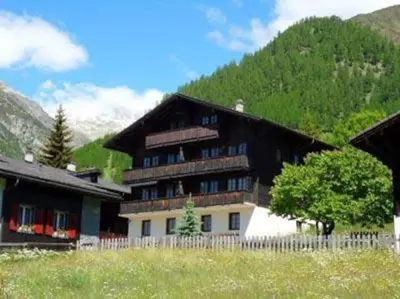 Ein allgemeiner Bergblick oder ein Berglick von der Ferienwohnung aus