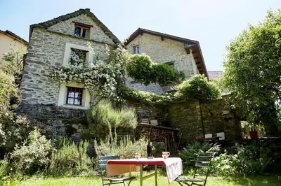 Ein Garten an der Unterkunft Wild Valley Secret Garden in Valle Onsernone