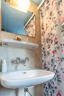 Ein Badezimmer in der Unterkunft Charming, well-equipped Alpine apartment