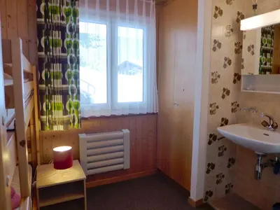 Ein Badezimmer in der Unterkunft Chalet Chalet Larix by Interhome