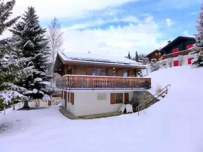 Chalet Chalet Larix by Interhome im Winter