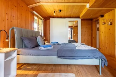 Ein Sitzbereich in der Unterkunft Lovely & great equipped wooden Alp Chalet flat