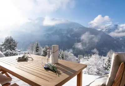 Ein allgemeiner Bergblick oder ein Berglick von der Ferienwohnung aus